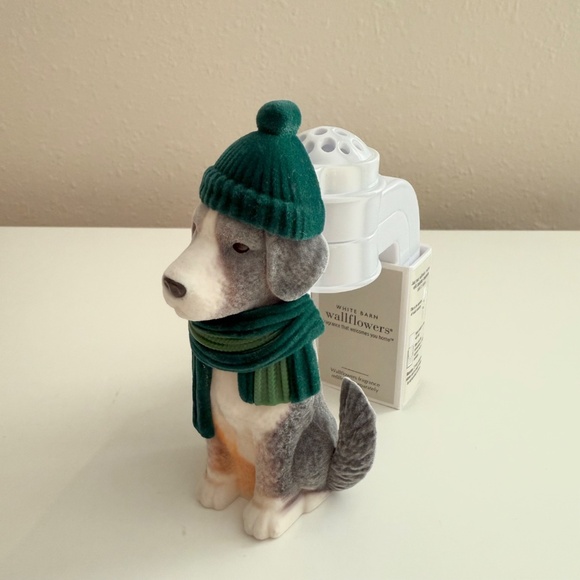 Bath and Body Works BBW Dog wallflower plug! - Picture 2 of 2